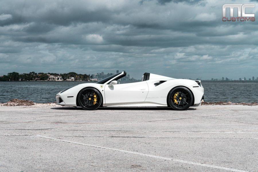  Ferrari 488 Spider White by MC Customs 2018 года  (фото 2 из 12)